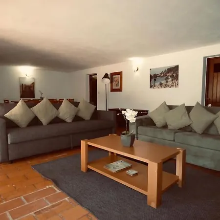 Amarela Casa de Férias *