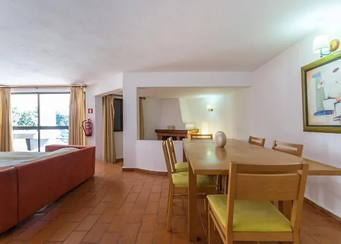 Amarela * Βιλαμούρα