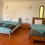 Amarela